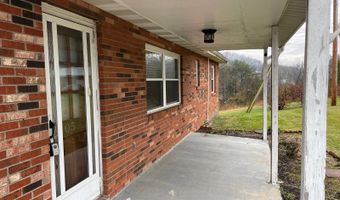 105 Lincoln Hts, Alum Creek, WV 25003