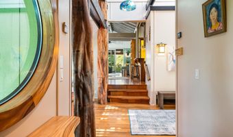 690 E Kuiaha Rd, Haiku, HI 96708