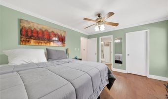 677 Turfwood Dr, Ballwin, MO 63021