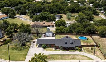 405 N Wickham St, Alvord, TX 76225