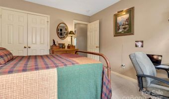 16 Sunview Cir, Arden, NC 28704