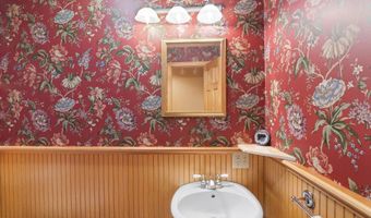 925 Hinesburg Rd, Brattleboro, VT 05301