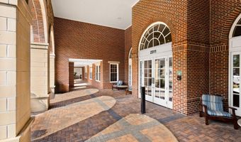 2465 ARMY NAVY Dr 204, Arlington, VA 22206