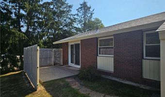 40 Kingsland Ct 2A, Charlestown, RI 02813