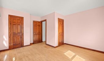 30 Seabreeze Dr, Bourne, MA 02532