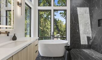 985 SE RIMROCK Ln, Milwaukie, OR 97267