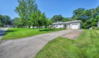 154 Walnut Dr, Amherst, OH 44001