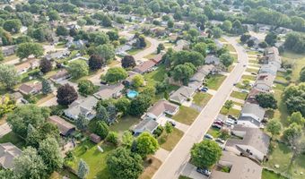 2130 W JONATHON Dr, Appleton, WI 54914
