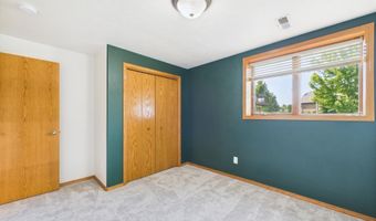 513 N Crestview Cir, Brandon, SD 57005