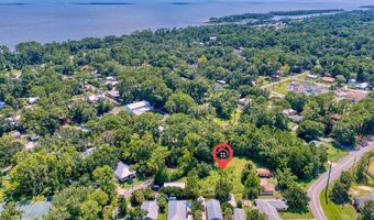 225 A Ave G, Apalachicola, FL 32320