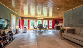 183 Barnard Rd, Barnard Twp., ME 04414