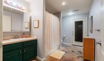 3911 Golf Course Dr, Alma, AR 72921