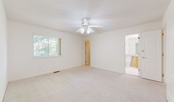 68 Virginia Ave 14, Danbury, CT 06810