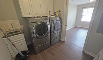 613 Skyline Dr, Batesburg Leesville, SC 29070