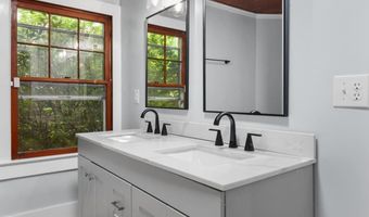 906 Fair St, Camden, SC 29020