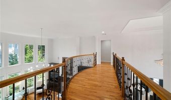 765 Falls Landing Ct, Alpharetta, GA 30022