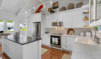 507 Kawailoa Rd B, Kailua, HI 96734
