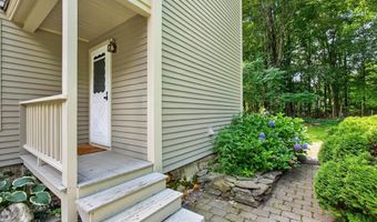 11 Chadwick St 11, Acton, MA 01720