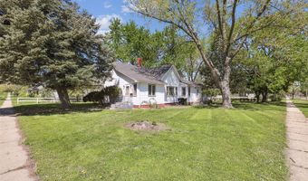 902 Rapids St, Adel, IA 50003