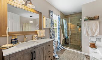 48 Poplar St, Beachwood, NJ 08722