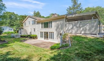 1 Rocky Crest Rd, Cumberland, RI 02864