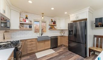 609 S Splitrock Blvd, Brandon, SD 57005