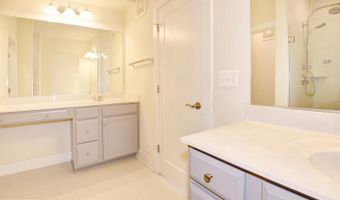 44858 TIVERTON Sq, Ashburn, VA 20147