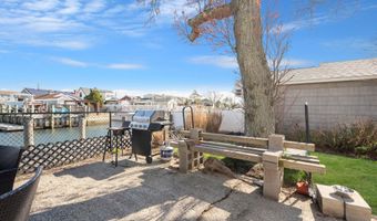 280 S Bayview Ave, Amityville, NY 11701