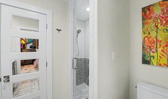 927 N Shore Dr, Biloxi, MS 39532