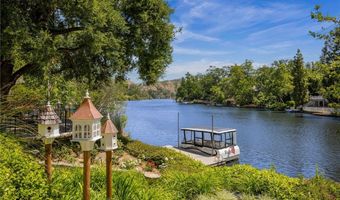 2210 Triunfo Pl, Agoura Hills, CA 91301