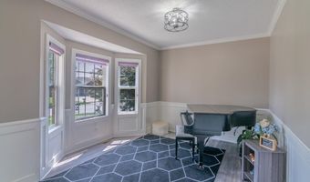 14108 Pine Valley Ct, Basehor, KS 66007