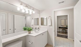 851 N GLEBE Rd 1309, Arlington, VA 22203