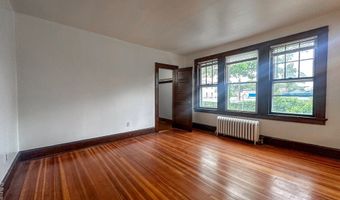 26 Stoehrs Pl, Bridgeport, CT 06606