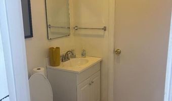 735 Park Dr, Alton, IL 62002