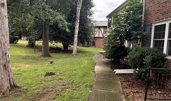 8816 Hunter Ridge Dr, Charlotte, NC 28226