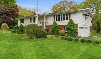 6 Bruce Dr, North Smithfield, RI 02896