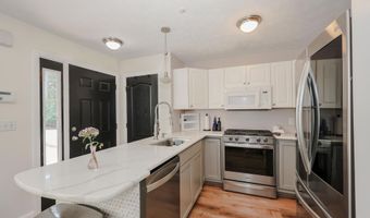 18 Suffolk Ct 159, Bedford, NH 03110