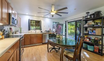 998 Kauhikoa Rd #4, Haiku, HI 96708