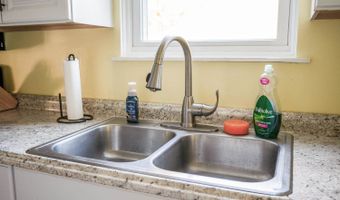 1368 Oliver Rd, Altavista, VA 24517