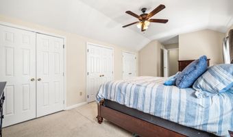 42 EMERALD RIDGE Dr, Bear, DE 19701