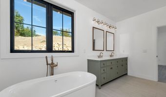 17-4 31 Boiling Kettle Way 17-4-31, Bedford, NH 03110