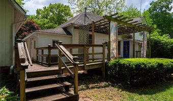 920 Grove St, Baldwin City, KS 66006
