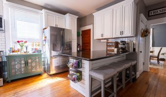 120 W Locust St, Aurora, MO 65605