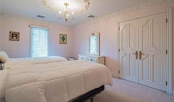 1487 Shelburne Ct, Allentown, PA 18104