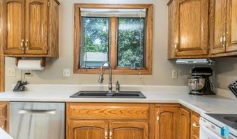 116 W Chicory Dr, Brandon, SD 57005