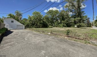 52 Riveredge Rd, Bayonne, NJ 07035