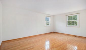3620 Charter Pl, Ann Arbor, MI 48105