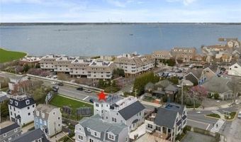 7 Wellington Ave, Newport, RI 02840