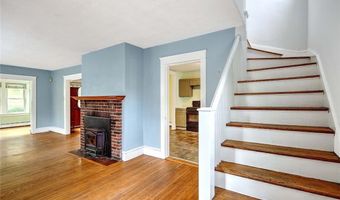 4 Talbot Mnr, Cranston, RI 02905