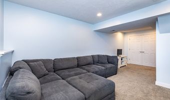 637 White Pine Dr, Adams Twp., PA 16046